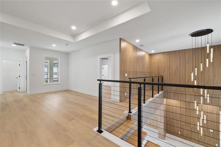 Image No.56-5 Bed House for sale