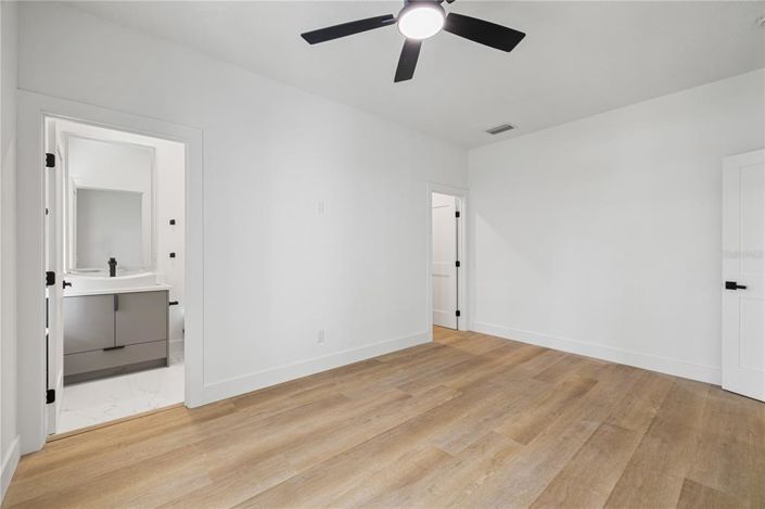 Image No.59-5 Bed House for sale