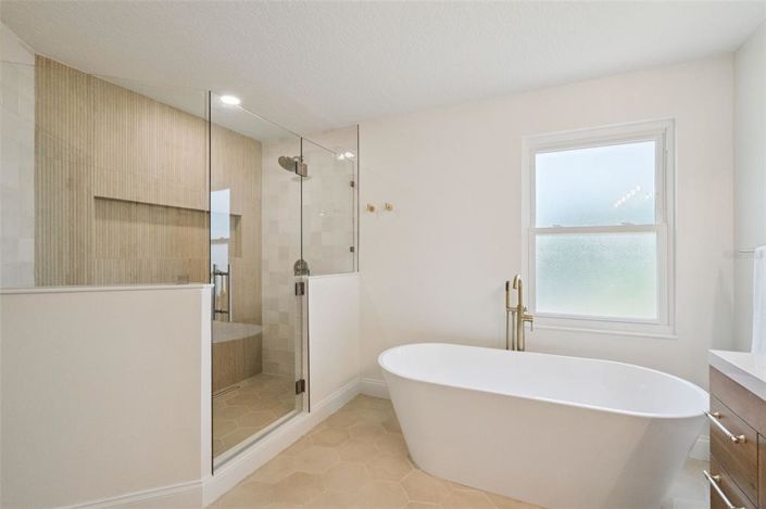 Image No.27-5 Bed House for sale