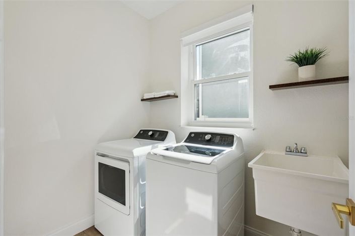 Image No.36-5 Bed House for sale