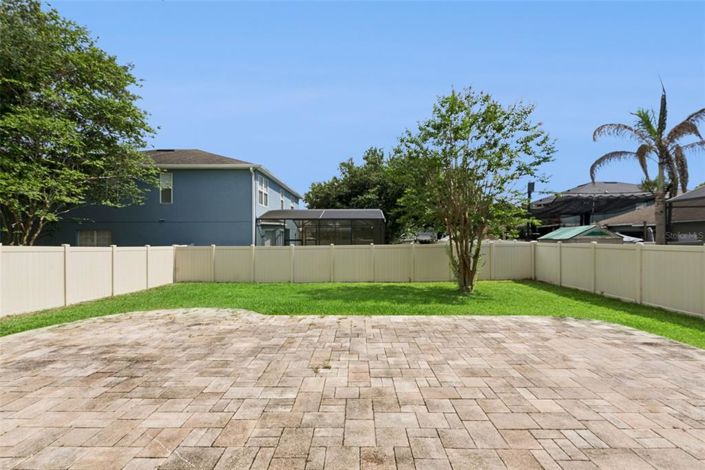 Image No.38-5 Bed House for sale