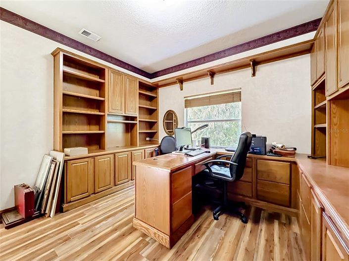 Image No.14-4 Bed House for sale