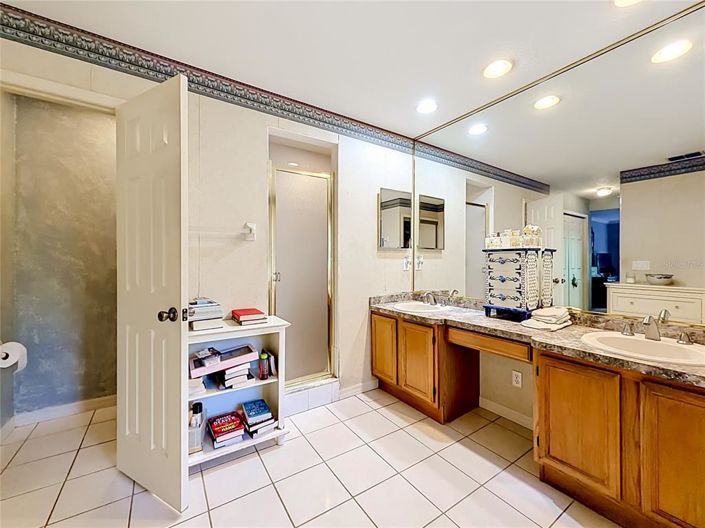 Image No.21-4 Bed House for sale