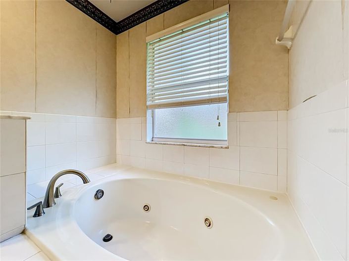 Image No.22-4 Bed House for sale