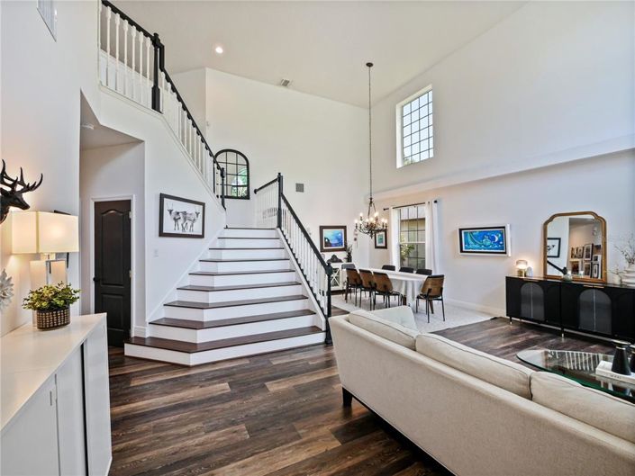 Image No.2-5 Bed House for sale