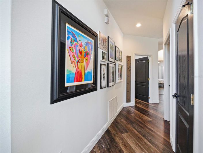 Image No.26-5 Bed House for sale