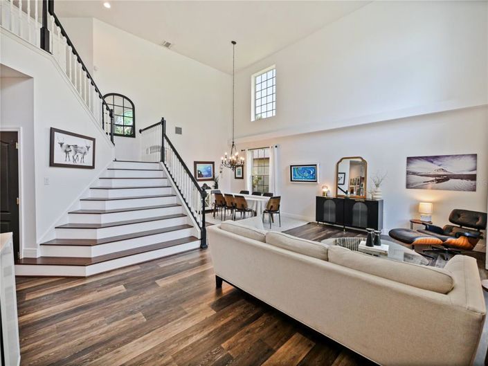 Image No.3-5 Bed House for sale