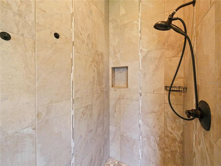 Image No.34-5 Bed House for sale