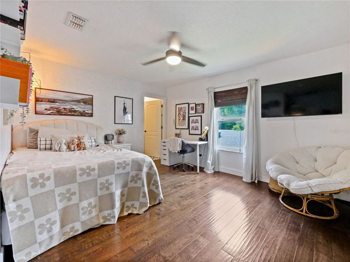 Image No.42-5 Bed House for sale