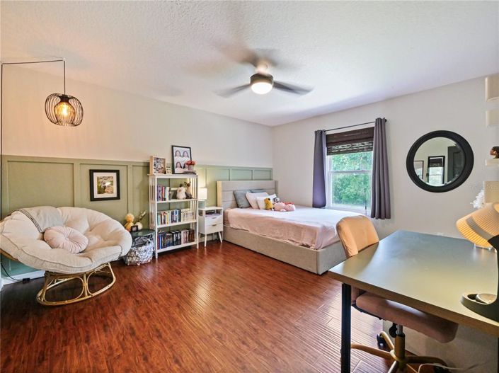 Image No.45-5 Bed House for sale