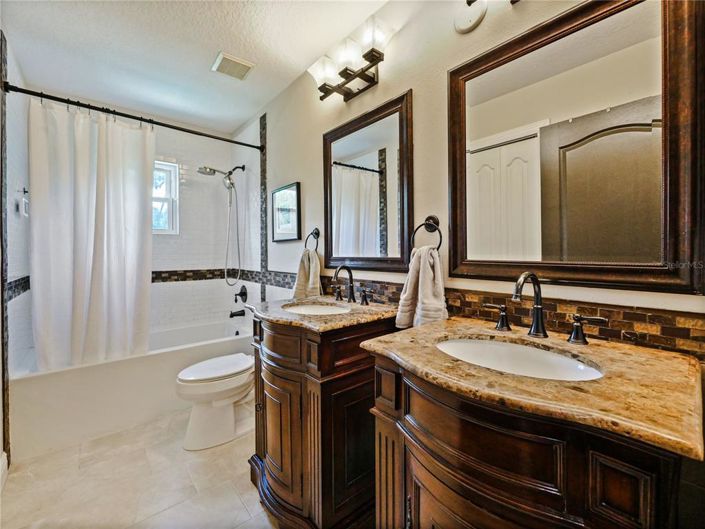 Image No.46-5 Bed House for sale