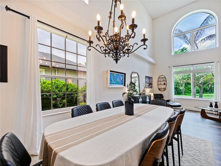Image No.7-5 Bed House for sale