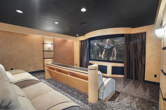 Image No.36-6 Bed House for sale