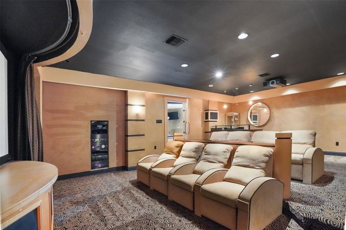 Image No.37-6 Bed House for sale