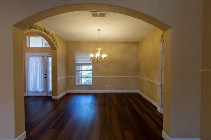 Image No.13-4 Bed House for sale
