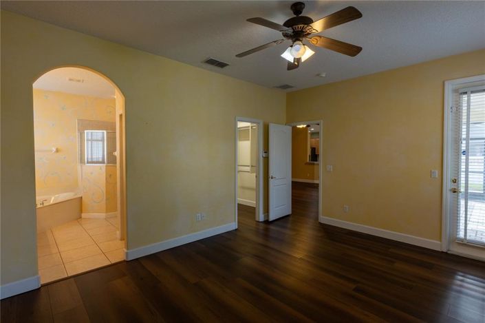 Image No.17-4 Bed House for sale