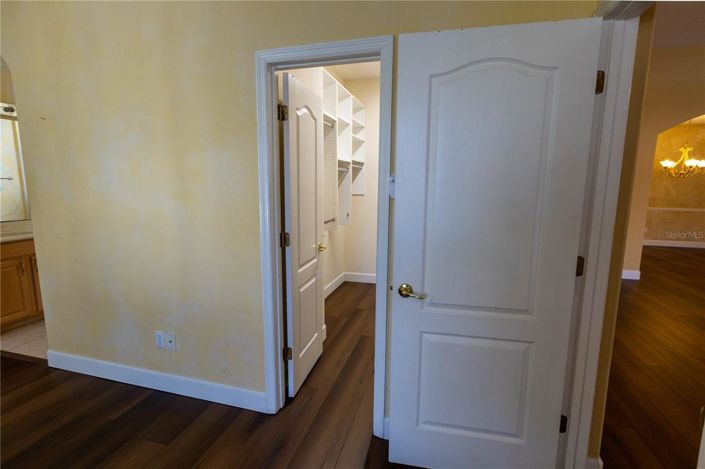 Image No.24-4 Bed House for sale