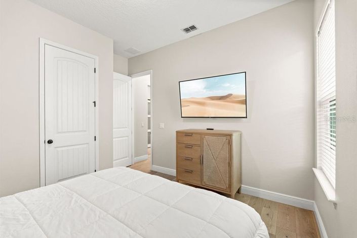 Image No.28-6 Bed House for sale
