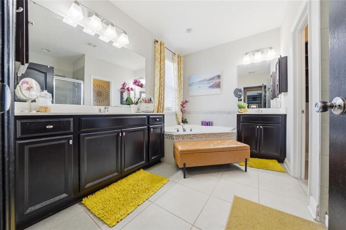 Image No.24-5 Bed House for sale