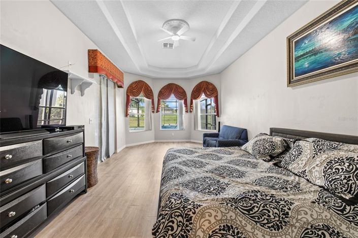 Image No.37-5 Bed House for sale