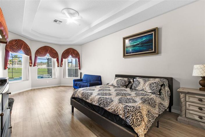 Image No.38-5 Bed House for sale