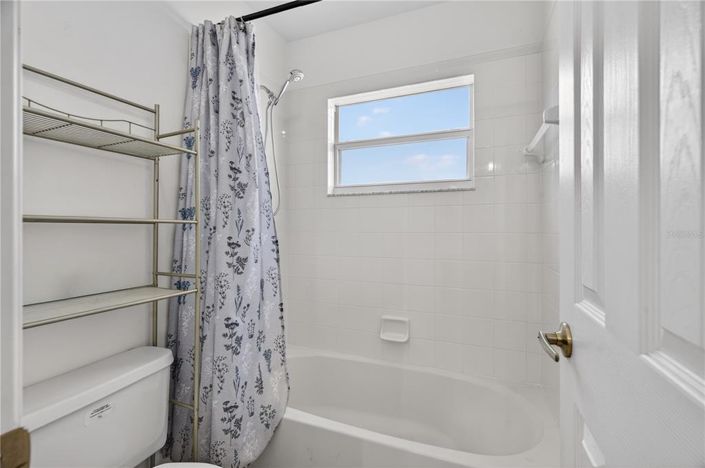 Image No.38-4 Bed House for sale