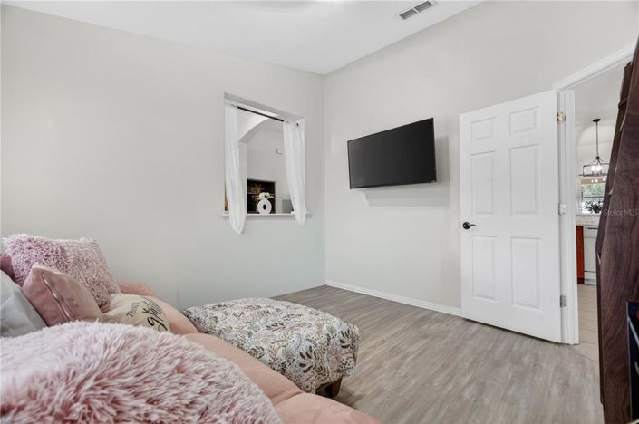 Image No.41-4 Bed House for sale