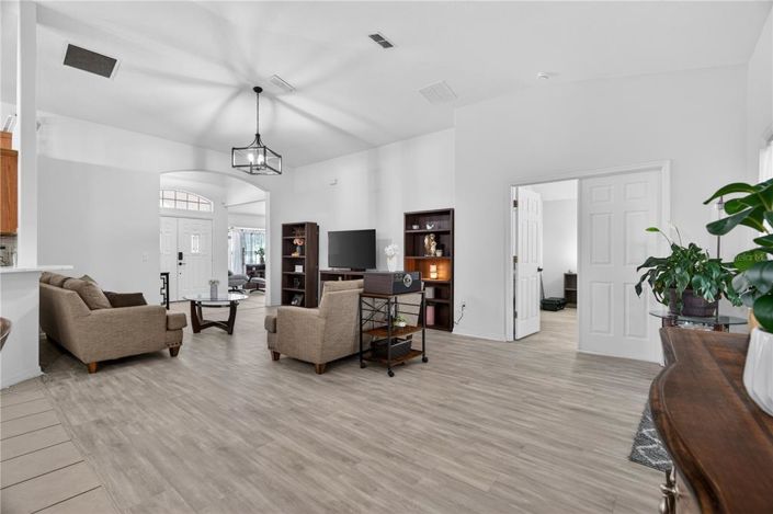 Image No.7-4 Bed House for sale