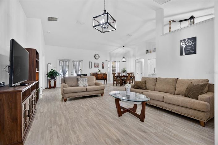 Image No.9-4 Bed House for sale
