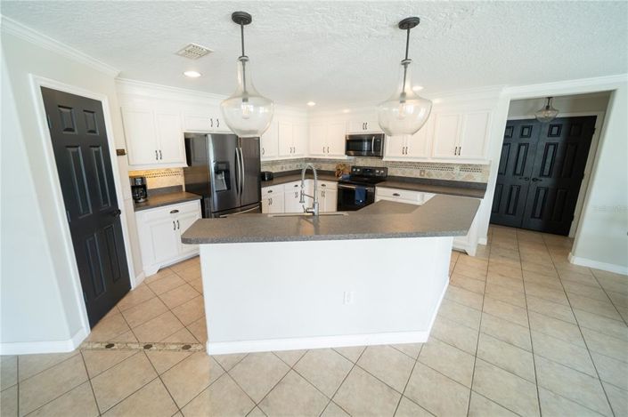 Image No.9-3 Bed House for sale