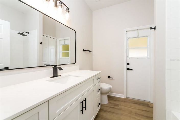 Image No.14-3 Bed House for sale