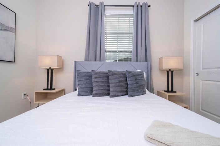 Image No.55-5 Bed Townhouse for sale