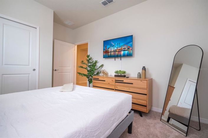 Image No.9-5 Bed Townhouse for sale