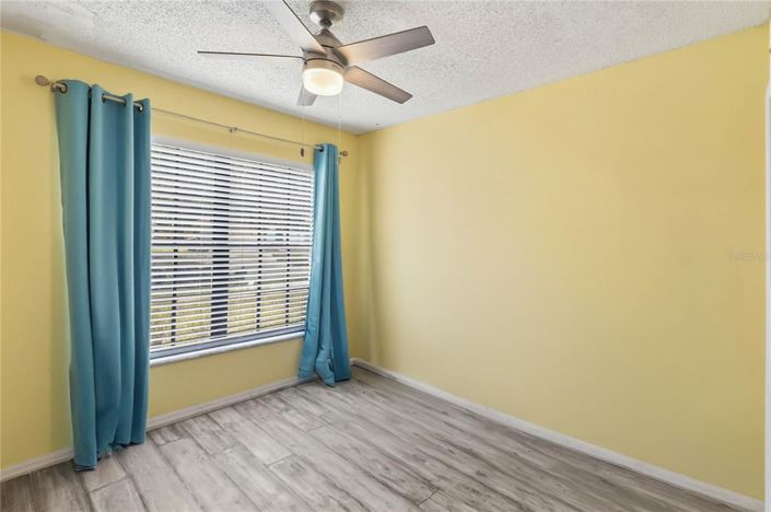 Image No.40-2 Bed House for sale