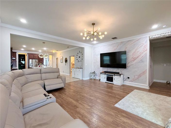 Image No.17-4 Bed House for sale