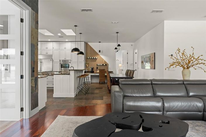 Image No.34-3 Bed House for sale