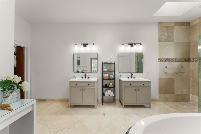 Image No.43-3 Bed House for sale