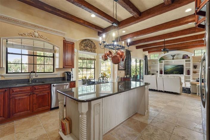 Image No.25-5 Bed House for sale