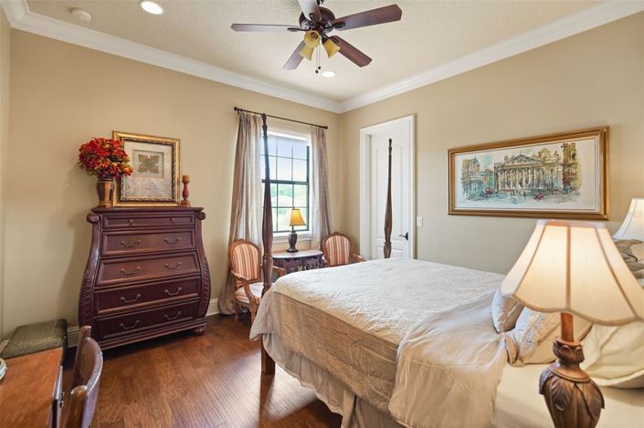 Image No.37-5 Bed House for sale