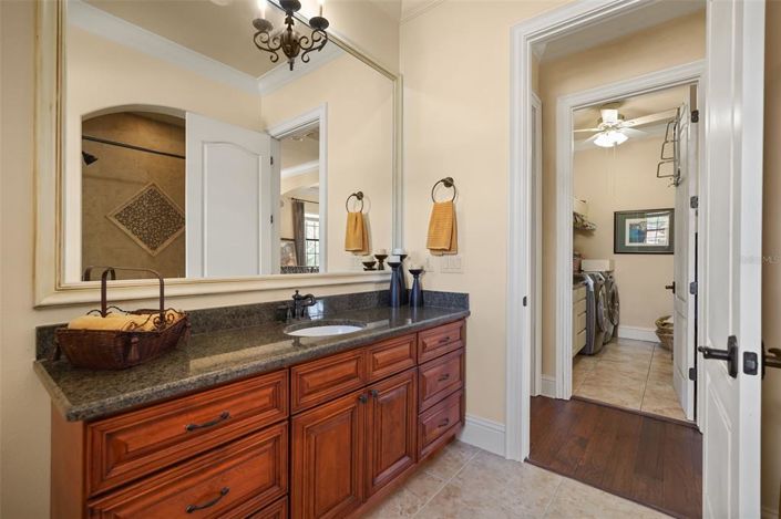 Image No.40-5 Bed House for sale