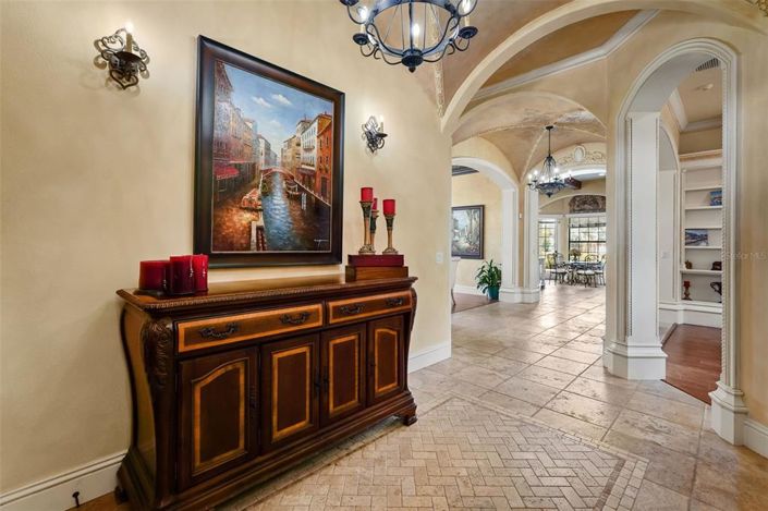 Image No.49-5 Bed House for sale