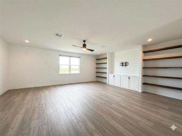 Image No.16-6 Bed House for sale