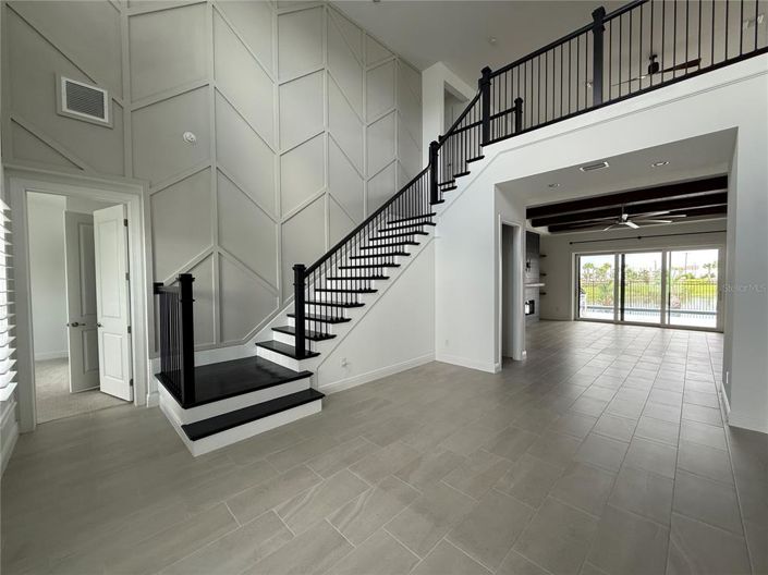 Image No.2-6 Bed House for sale
