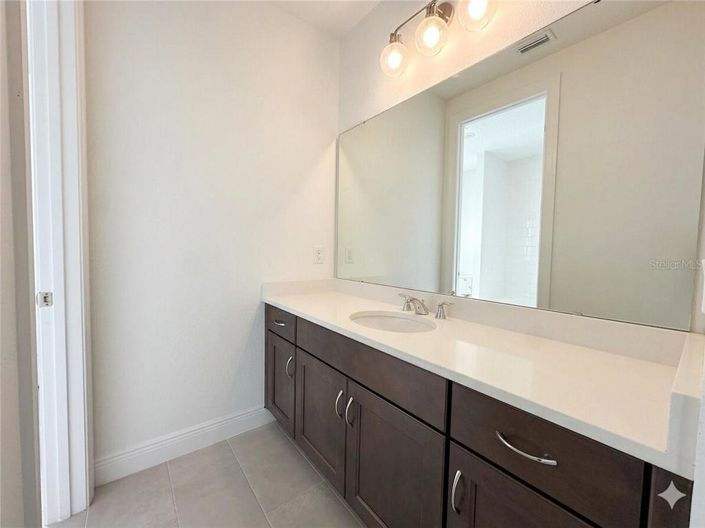 Image No.20-6 Bed House for sale