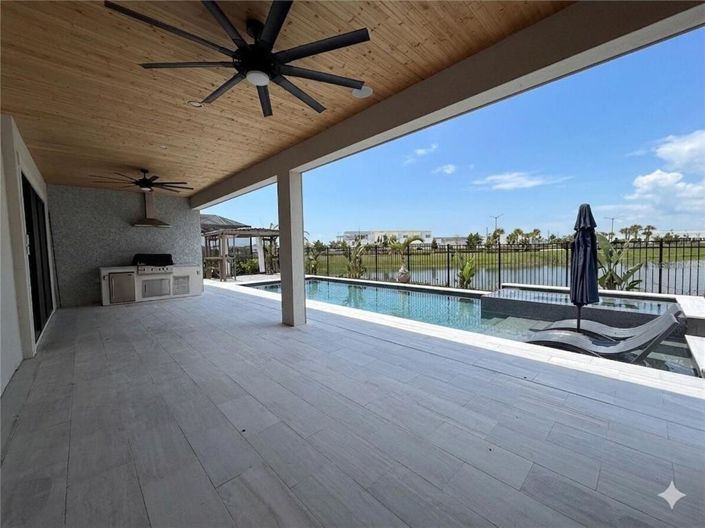 Image No.27-6 Bed House for sale