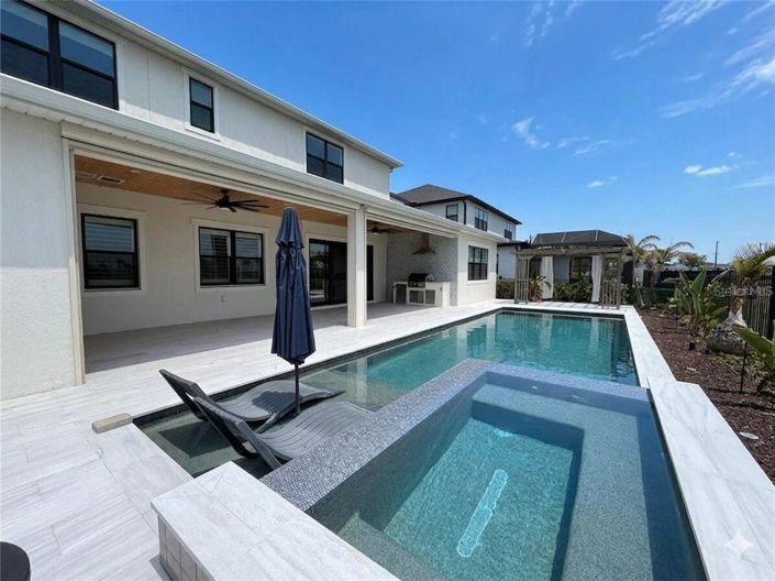 Image No.28-6 Bed House for sale