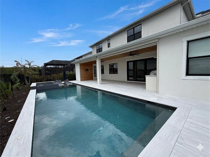 Image No.30-6 Bed House for sale