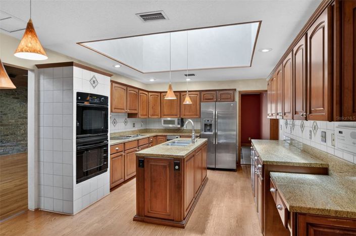 Image No.27-4 Bed House for sale