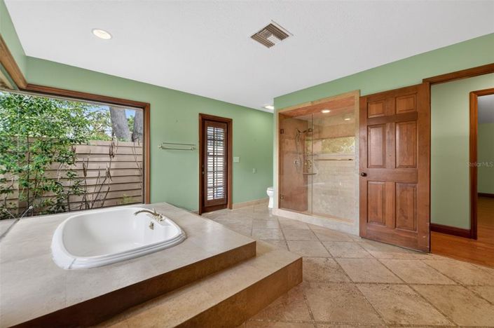 Image No.29-4 Bed House for sale