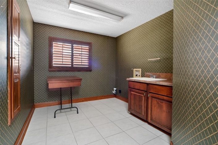 Image No.35-4 Bed House for sale